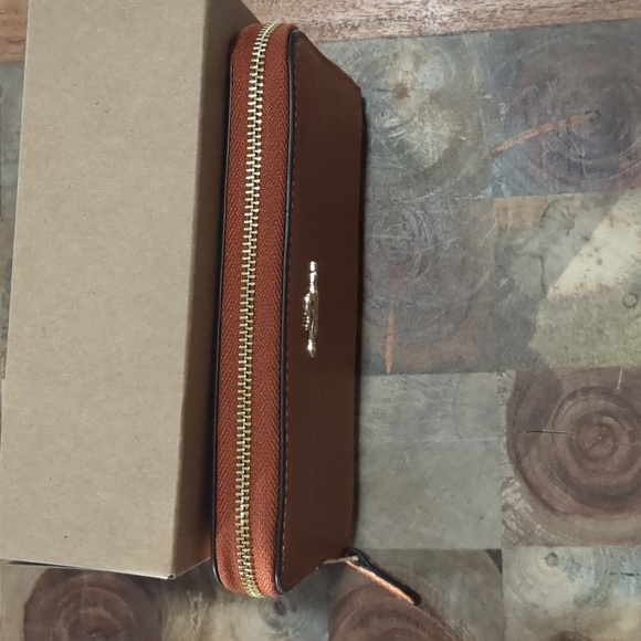 Coach Sunset Refined Pebbled Leather Medium ID Zip Close Wallet New in Box ❤️ - Picture 5 of 7